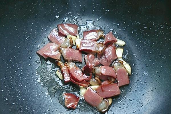 荷兰豆炒腊肉的做法图解4