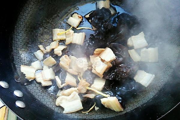 木耳炒肉的做法图解9