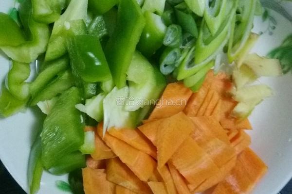 牛肉炒杏鲍菇土豆干的做法图解3