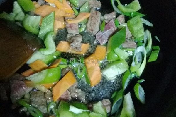 牛肉炒杏鲍菇土豆干的做法图解5
