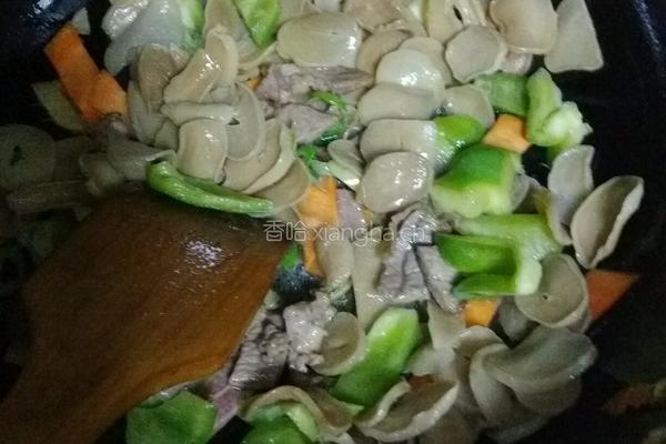 牛肉炒杏鲍菇土豆干的做法图解6