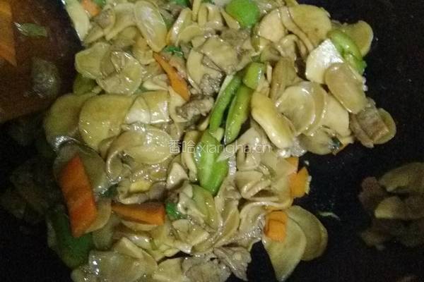 牛肉炒杏鲍菇土豆干的做法图解8
