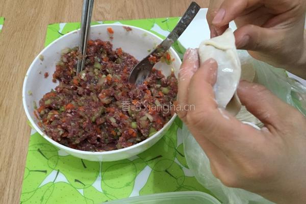 牛肉芹菜饺的做法图解11