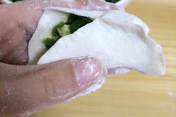 韭菜鸡蛋饺子的做法图解13