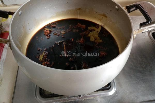 红酒酱鸡蛋的做法图解5