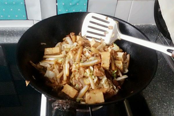 豆腐炒白菜的做法图解6