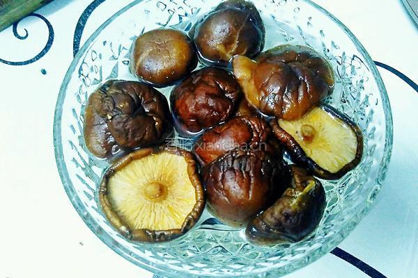香菇煲排骨的做法图解4