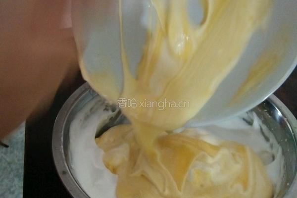 戚风蛋糕的做法图解8