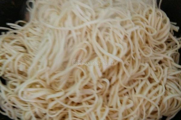 五花肉豆角焖面的做法图解4