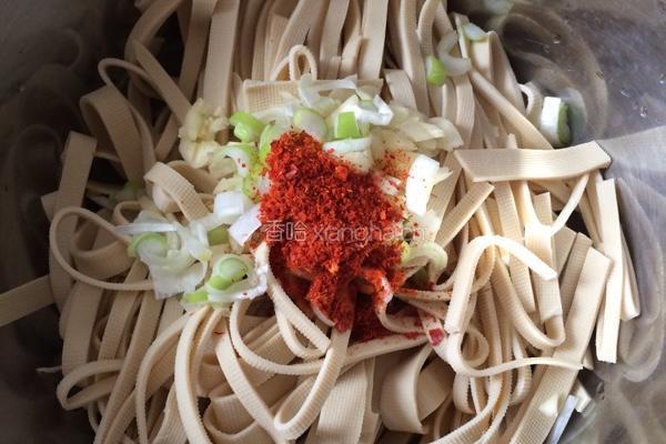 凉拌豆条的做法图解3