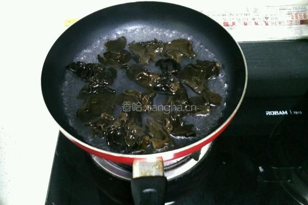 泡椒木耳炒鸡片的做法图解6
