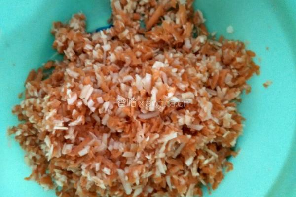 土豆胡萝卜米饭饼的做法图解1