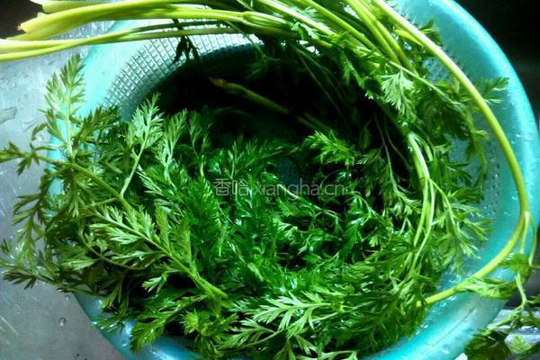 胡萝卜樱子蒸菜的做法图解1