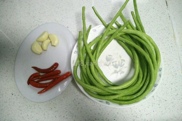 香辣豆角的做法图解1