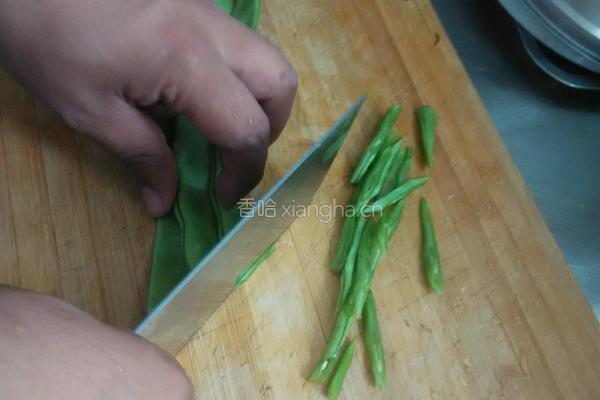 虾酱炒豆角的做法图解2