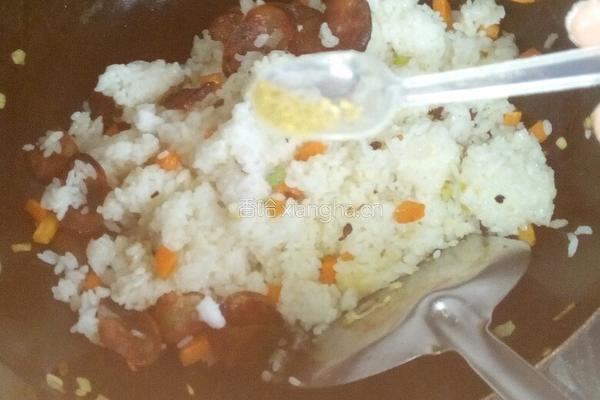 腊肠炒饭的做法图解7