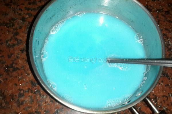 蓝莓地瓜牛奶的做法图解2