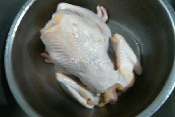 核桃香菇冬笋煲鸡的做法图解1