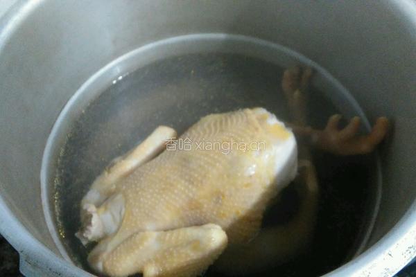 核桃香菇冬笋煲鸡的做法图解2