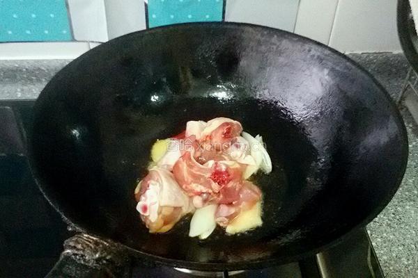 青椒烧鸡腿的做法图解5