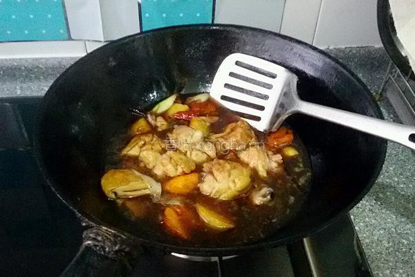 青椒烧鸡腿的做法图解8