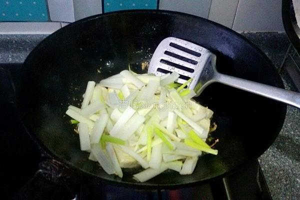 大葱烧豆腐的做法图解3