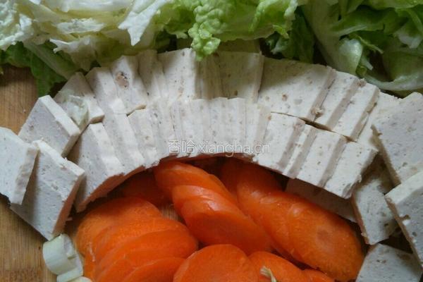 肉燕炖粉条的做法图解2