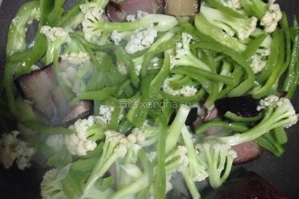 腊肉炒有机花菜的做法图解4