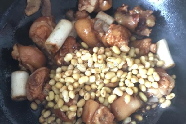 黄豆焖猪蹄的做法图解5