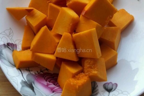 牛奶南瓜馒头的做法图解1