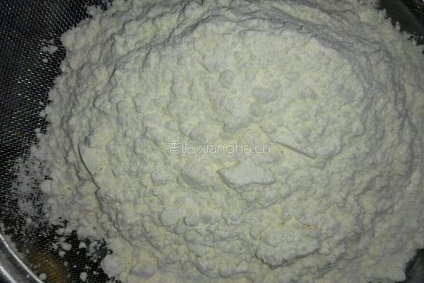 戚风蛋糕的做法图解4