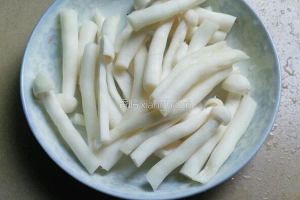 双丝白玉菇炒肉丝的做法图解3