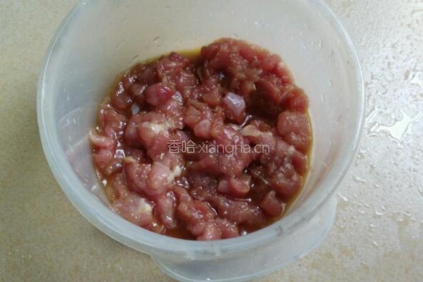 肉末浇芥兰的做法图解2