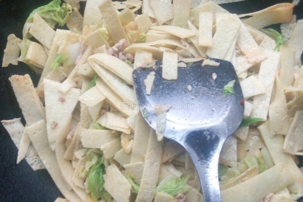 炒绿豆皮饼的做法图解3