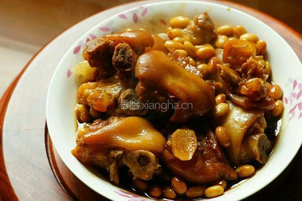红焖黄豆猪蹄煲的做法图解5