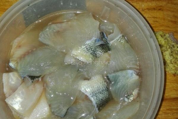鲈鱼紫菜馄炖的做法图解1