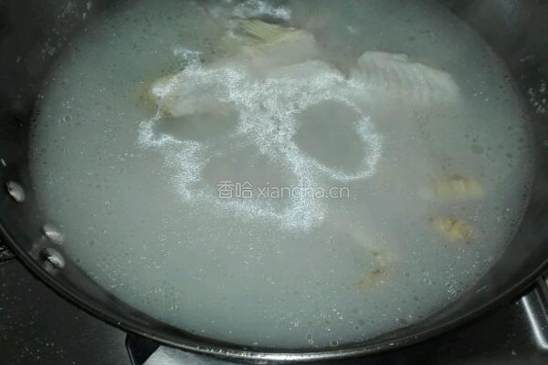 鲈鱼紫菜馄炖的做法图解2