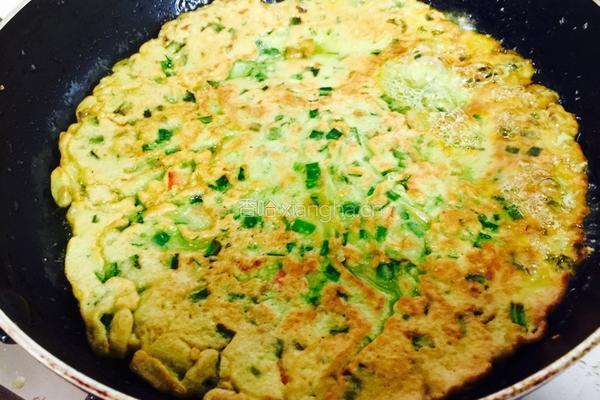 韭菜鸡蛋饼的做法图解9