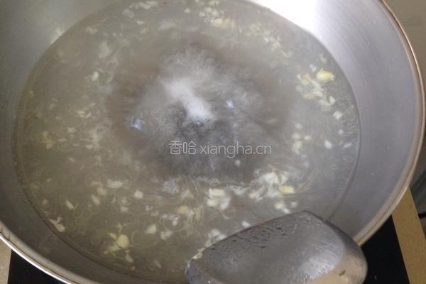 蒜蓉枸杞茼蒿汤的做法图解6