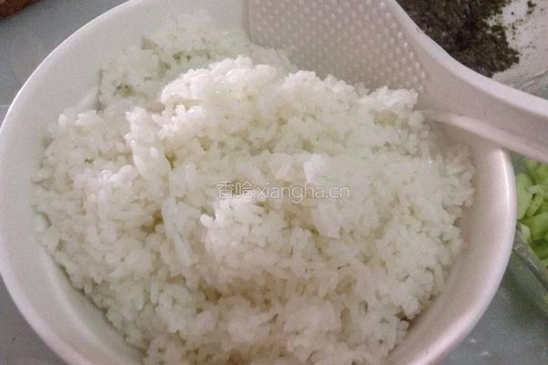 DIY饭团的做法图解1