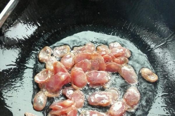腊肠蒜香千页豆腐的做法图解2