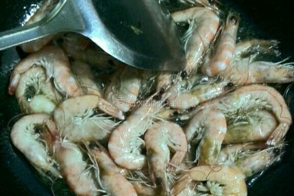 葱香椒盐对虾的做法图解2