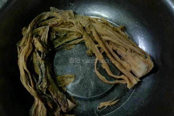 梅菜扣肉+猪皮的做法图解1