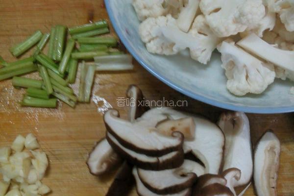 花菜肉片的做法图解1