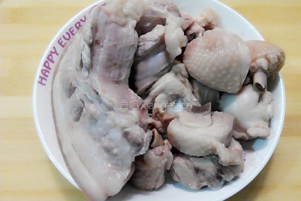 土茯苓鸡汤的做法图解2