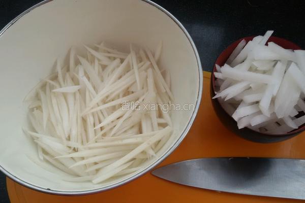 羊肉萝卜汤的做法图解1