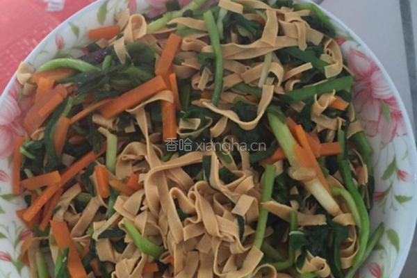 豆腐皮炒韭菜的做法图解3