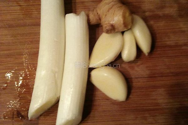 豆角闷面的做法图解1