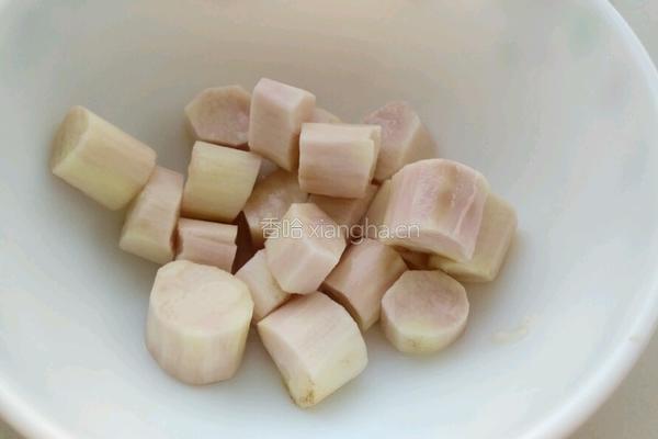 薏米红豆莲子山药粥的做法图解2
