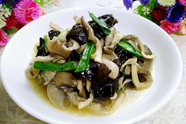 木耳炒平菇